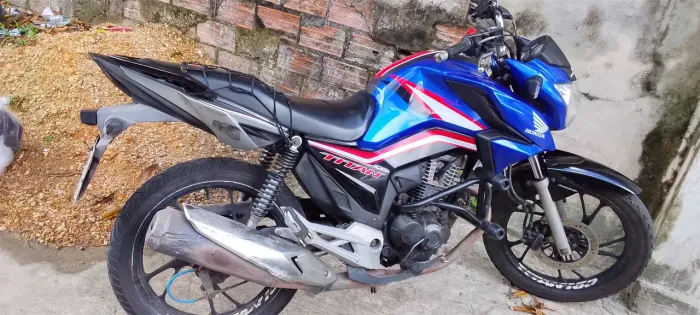 Moto Titan
