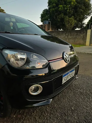 Volkswagen Up! Black/white/red I Motion 1.0 Flex 5P 2015
