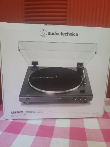 Toca discos Áudio-Technica AT-LP60X-BX