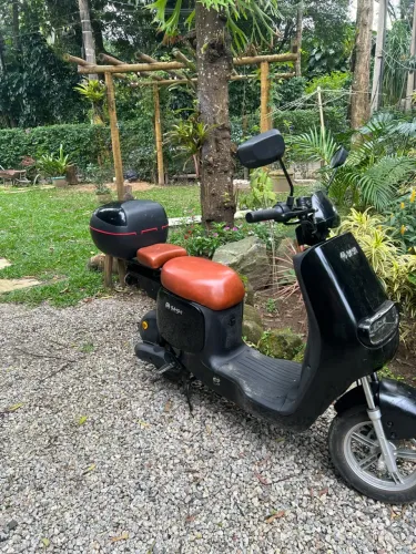 Moto elétrica Bashi - Muito linda - NOTA FISCAL