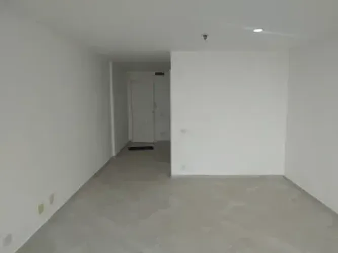 A sala para aluguel possui 28 metros quadrados em Freguesia (Jacarepaguá) - Rio de Janeiro