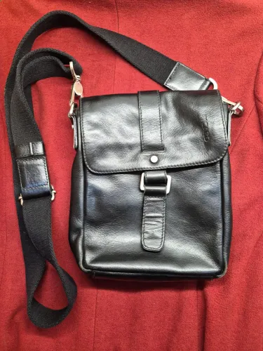 Bolsa Transversal Média Picard Alemã (Importada) Couro Preto Legítimo