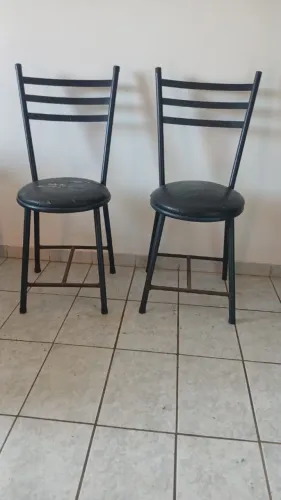 Cadeira de metal