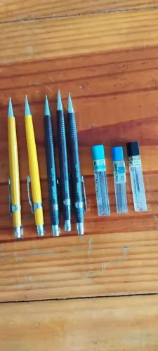 Lápis Grafite e pontas de Lápis.