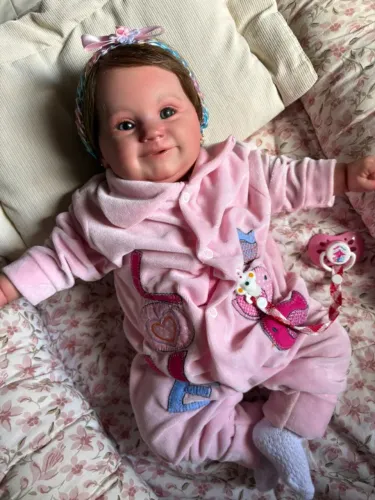 Boneca Bebê Reborn Realista Maddie Pequena + KIT maternidade - A pronta entrega