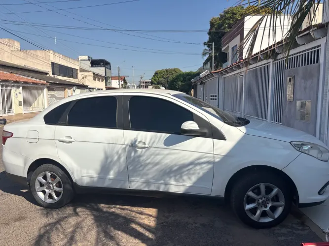 Fiat Grand Siena Attrac. 1.4 EVO F.flex 8V 2014