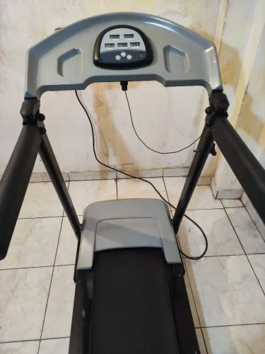 Esteira Elétrica Weg Grande! 120Kg até 12KmH,SEMI NOVA!