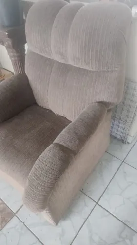 Poltrona do Papai com pequeno defeito