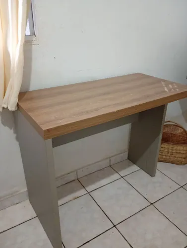 Mesa de estudo ou escritório 