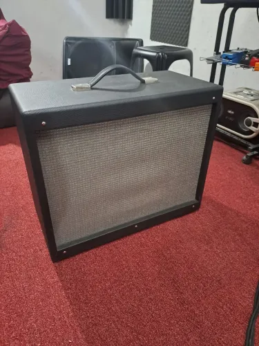 Gabinete 1 X 12 de Guitarra sem Altofalante.