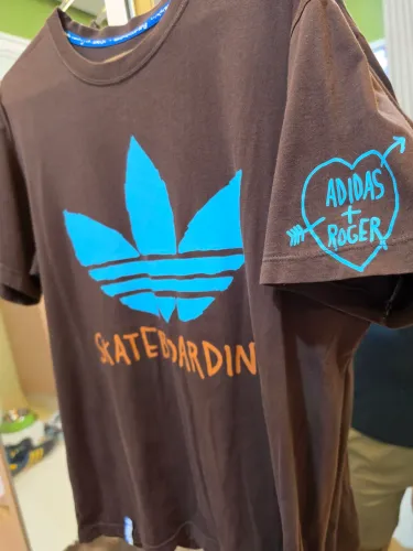Camiseta adidas skate M