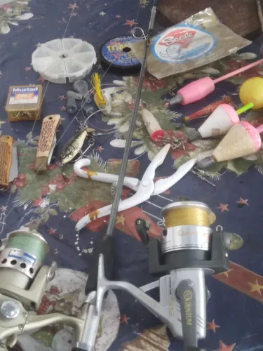 Molinete e demais equipamentos pra pesca esportiva