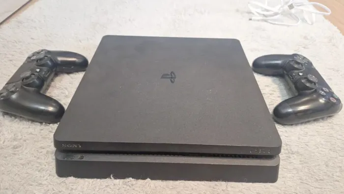 PlayStation 4 SEMINOVO