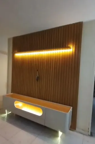 Rack com pés de vidro e led + painel ripado!! 