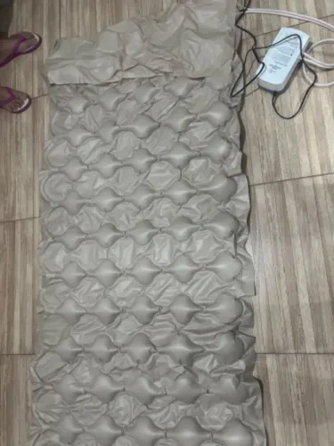Colchão casca de ovo inflável seminovo