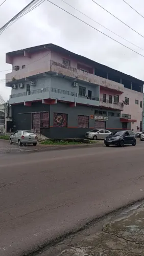 Prédio comercial no Cidade nova 