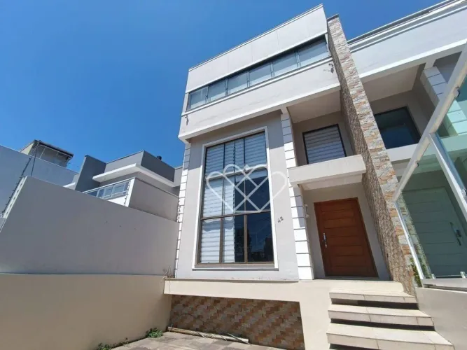 Casa Charmosa com Piscina e Varanda Gourmet no Bairro Dom Feliciano, Gravataí