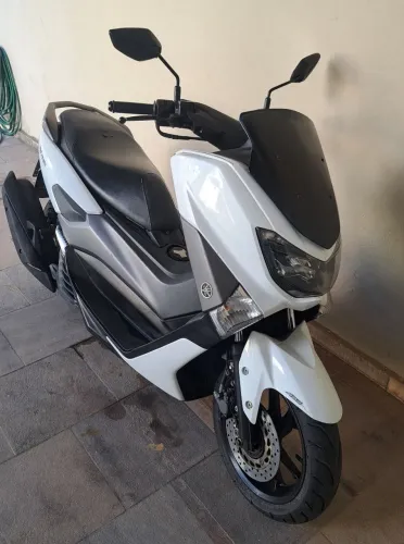 Yamaha Nmax pouco rodada