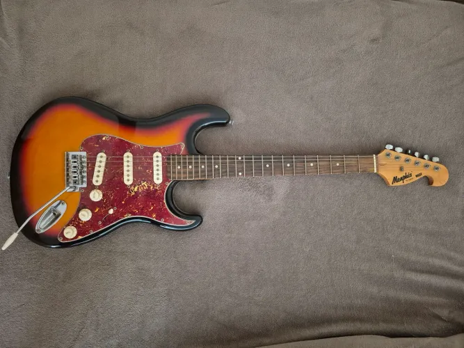 Guitarra memphis tagima MG32
