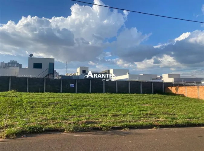 Terreno com 280,34m² à venda no bairro Laranjeiras