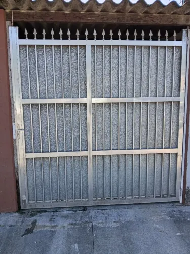 Portão de alumínio