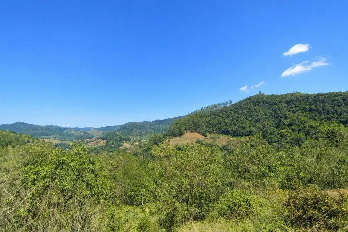Terreno com 1.000m² localizado em Goiabeiras, região nobre e em constante valorização troc