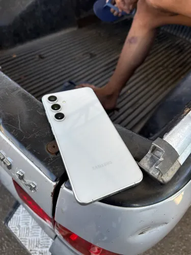S24 FE 256GB COM A TELA QUEIMADA POR CAUSA DO SUOR