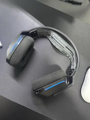 Fone de ouvido Logitech G733