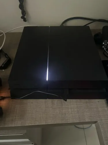Ps4 com 2 controles