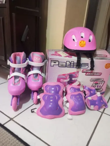 Jogo de patins infantil na caixa