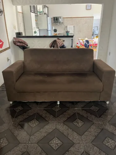 Conjunto de sofá 2 e 3 lugares quadrado cor marrom chocolate