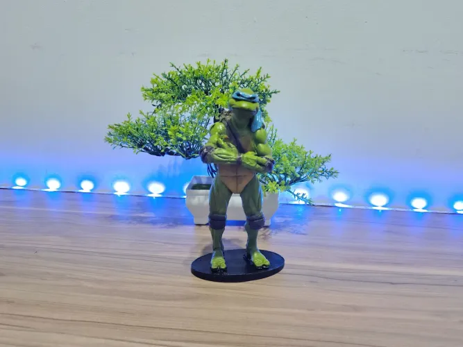 BONECO TARTARUGA NINJA LEONARDO EM RESINA 