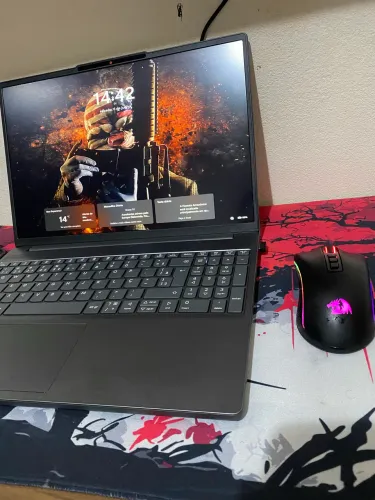 ? Lenovo IdeaPad Slim 3 15IRH10 + Mouse Gamer Redragon Cobra Pro