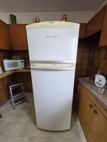 Geladeira Brastemp Frost Free Clean 324L (Modelo BRM35B) - Branca
