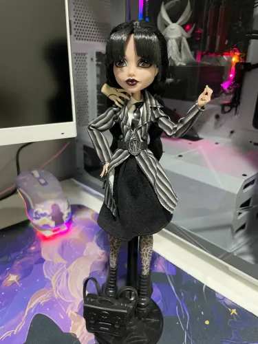 Boneca monster high Wandinha Addams