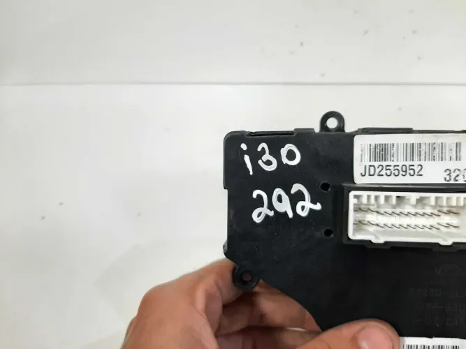 Comando Ar Condicionado Digital Hyundai I30 2009 2010 A 2012