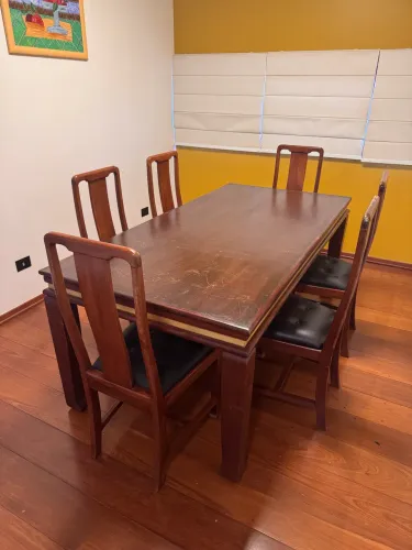 Mesa jantar 6 lugares mogno e couro