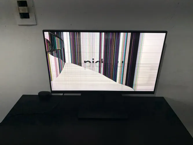 Monitor Pichau Ultraview 21" IPS - Tela Quebrada (Para Peças / Sucata / Placa)