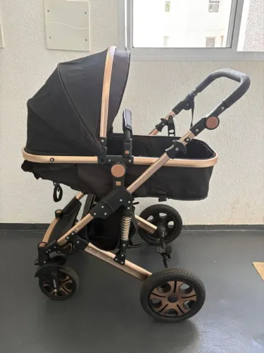 Carrinho de bebê luxo, modelo europeu, todo completo 