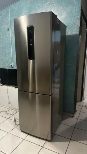 Geladeira Fros Free de inox nova