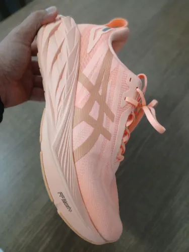 Asics Novablast 4