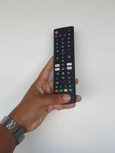 Ótimo controle de TV LG Smart 4k