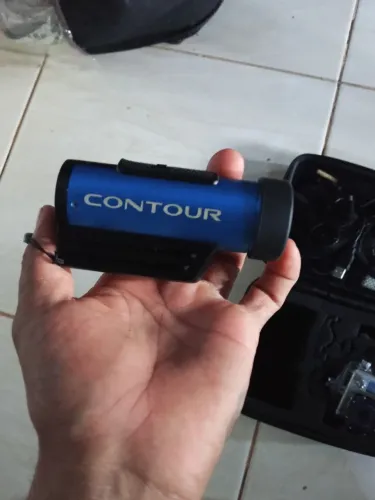 Vendo duas câmeras Gopro tudo funcionando certinho com cabos controle e cartão de memória