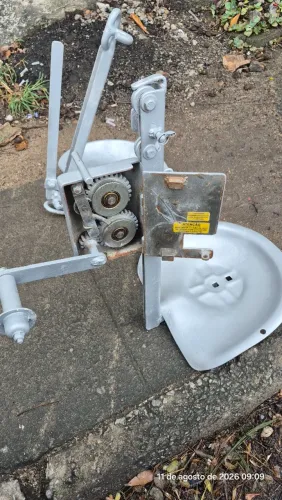 Cadeirinha Sobe e Desce Balancim Aço Ideal Pintura Suspensa