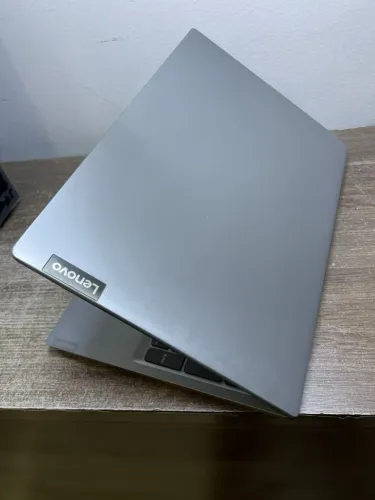Notebook Lenovo 81V7 Ryzen 5 3500U 8GB SSD 480GB Radeon Vega 8