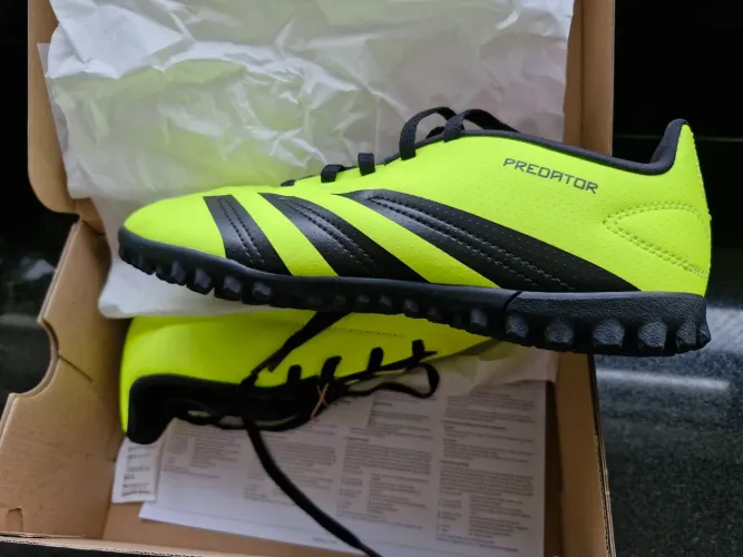 Chuteira Society Tam.(35) Infantil Adidas Predator 24 Club Low I - Amarelo+Preto