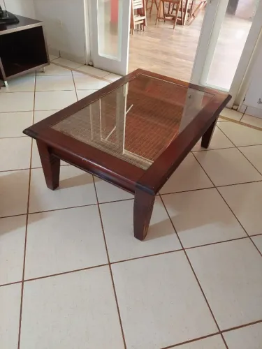 Mesa de Centro Grande em Madeira Maciça c/ Vidro e Fibra (1,20m x 0,80m)
