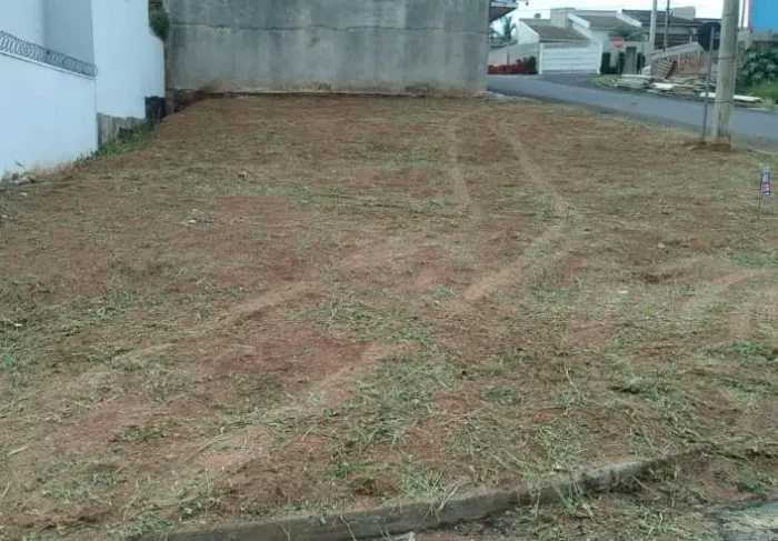 TERRENO DE ESQUINA COM ESCRITURA