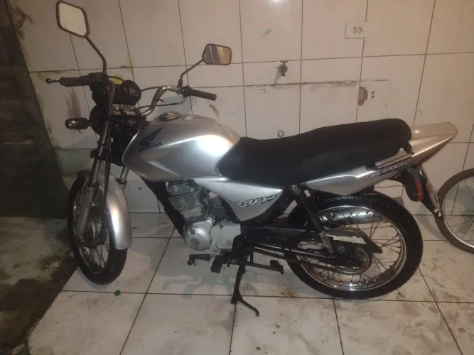 Moto a venda