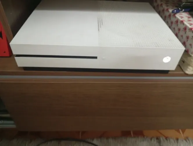 Xbox one s 1 TB + controle zerado + jogos